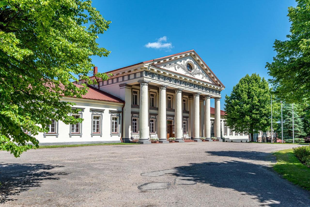 Taujenu Dvaro Sveciu Namai Towiany Zewnętrze zdjęcie